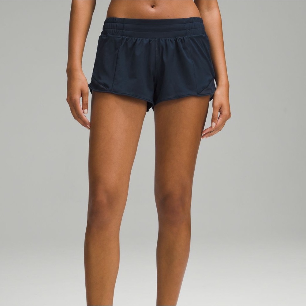 Lululemon Hotty Hot Low-Rise Lined Shorts 2.5”